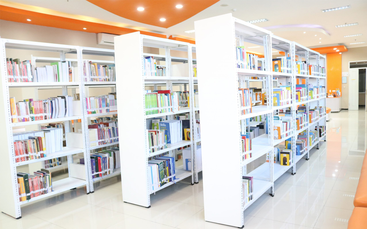 Perpustakaan Universitas Yatsi Madani